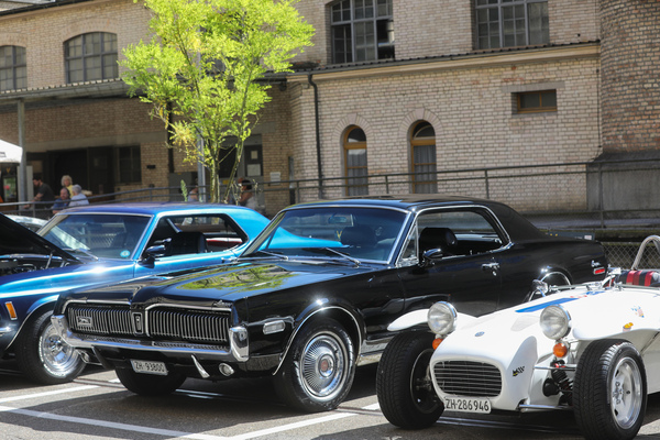 Mercury Cougar (1967) - elegantes US-Coupé mit verborgenen Scheinwerfern - Older Classics August 2024
