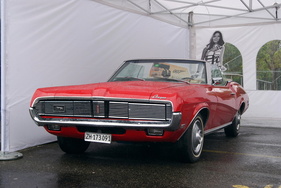 Mercury Cougar Convertible (1969) – eines der im Film "Im Geheimdienst Ihrer Majestät" verwendeten Autos – Oldtimer-Treff Shopping-Raststätte Würenlos 2024 (1969)