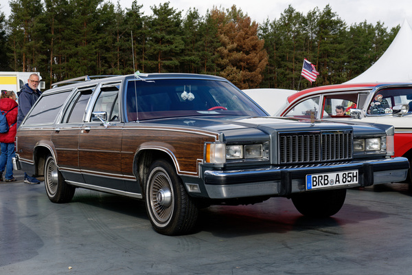 Mercury Grand Marquis Colony Park (1985) – Mercurys letzter Full-Size-Kombi vor der aufkommenden Minivan-Welle – Oldtimer-Show Berlin 2022