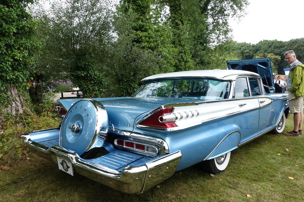 Mercury Montclair Sedan(1959) hinten das sog. Continental Kit – Classic Days 2025