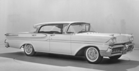 Mercury Park Lane Phaeton Sedan (1958) – im Ford-Fotostudio
