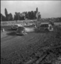 Mercury, Peugeot 402, Buick und Hudson im Fight beim Stockcar-Rennen aus den Fünfzigerjahren