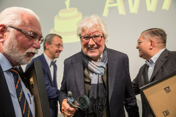 Image: Michel Zumbrunn (center) won the "Lifetime Award" - Swiss Classic Award 2021