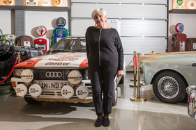 Michèle Mouton vor einem ihrer alten «Arbeitsplätze» – 4. Legendentreff in Laupersdorf mit Michèle Mouton 2025