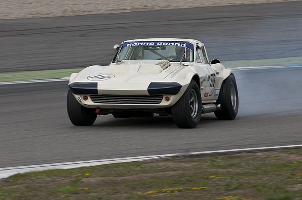Michiel Campagne gewann auf der Chevrolet Corvette Grand Sport von 1963 beide Rennen der NK HTGT (Touren- und GT-Wagen bis 1947-1965) am Bosch Hockenheim Historic 2012