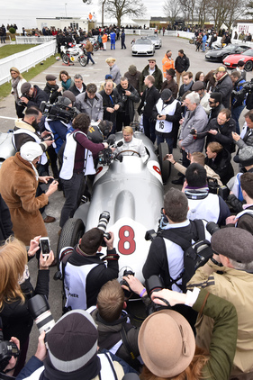 Mika Hakkinen am Lenkrad des Mercedes-Benz W196 im Rahmen des IWC-Demonstrationslaufs - Goodwood Members Meeting 2016