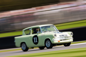Mike Conway im Ford Anglia 105E - St. Mary's Trophy - Goodwood Revival 2015