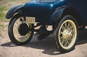 Milburn Electric Model 15 Light Coupe (1915) - Ein einzelnes Rücklicht reichte damals noch aus