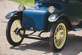 Milburn Electric Model 15 Light Coupe (1915) - Übersichtliche Fahrwerks-Technik