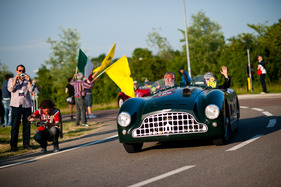 Mille Miglia 2012 - Aston Martin DB3 (1952) - Einfahrt in die Ferrari-Fabrik