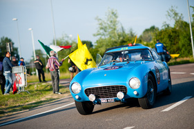 Mille Miglia 2012 - Ferrari 500 Mondial (1954) - bei der Einfahrt zur Ferrari-Fabrik