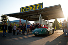 Mille Miglia 2012 - Jaguar XK120 ALU (1949) - beim Eingang zur Ferrari-Fabrik