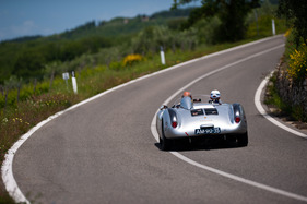 Mille Miglia 2012 - Porsche 550 Spyder (1955) - ausserhalb von Siena