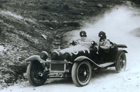 Mille Miglia - Alfa Romeo 6C 1750 Gran Sport (1930) - Nuvolari / Giudotti
