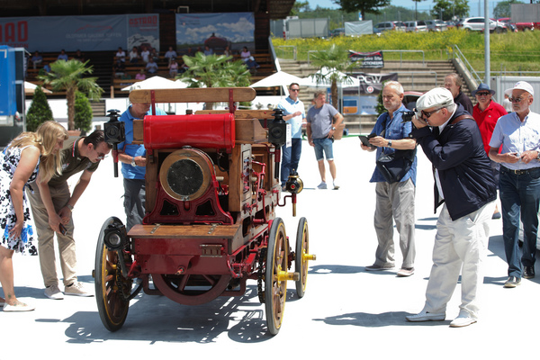 Millot Vis-à-Vis (1895) - als Lot 32 an der Versteigerung der Oldtimer Galerie auf dem Dolder am 16. Juni 2018