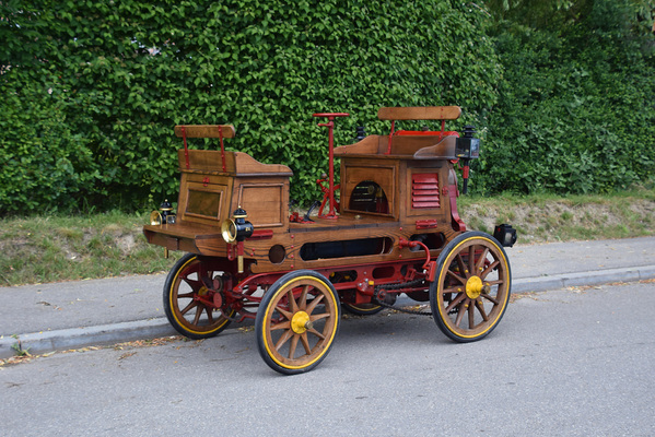 Millot Vis-a-Vis (1895) - als Lot 32 an der Versteigerung der Oldtimer Galerie auf dem Dolder am 16. Juni 2018