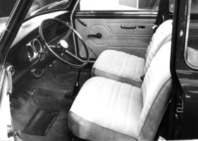 Mini 1000 (1976) - gefälliges und luxuriöseres Interieur - Genfer Autosalon 1976