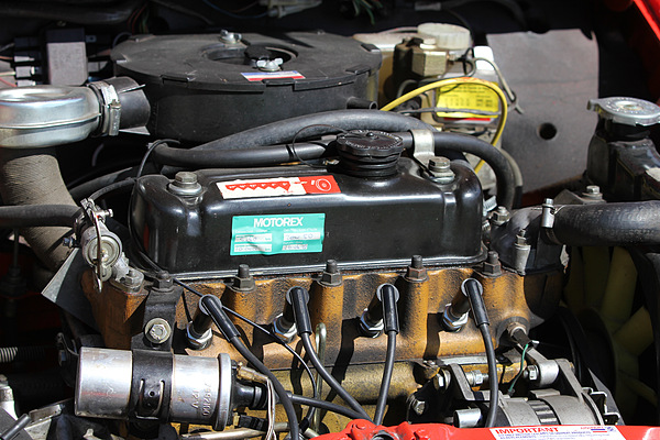 Mini 1000 HL (1982) - der Motor ist quer eingebaut, der Kühler mit Lüfter sitzt daneben