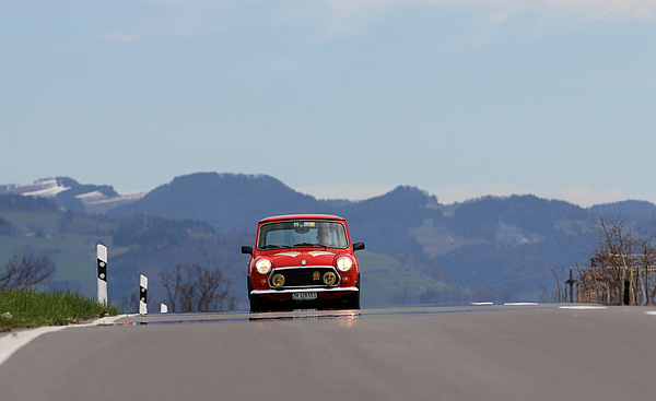 Mini 1000 HL (1982) - kleines Auto auf grosser Landstrasse