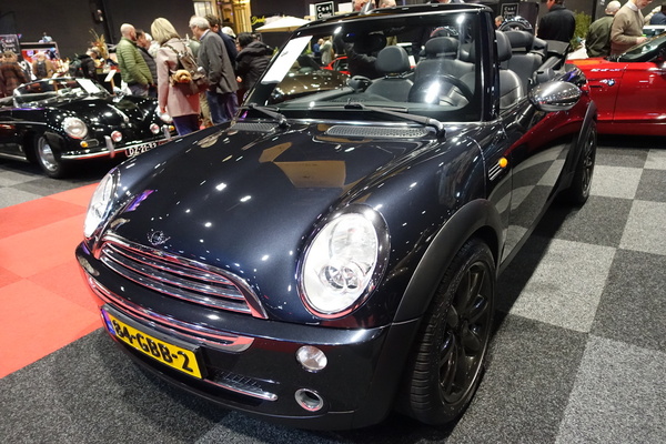 Mini Cabriolet 1.6 Cooper (2005) – mit 6'250 Euro eines der preiswertesten Angebote – Classic Car Show Maastricht 2025