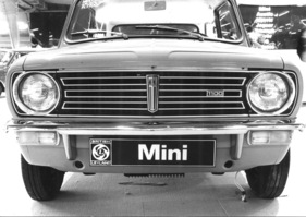 Mini Clubman 1100 - mit stärkerem 1,1-Liter-Motor und 45 DIN-PS - am Genfer Automobilsalon 1974