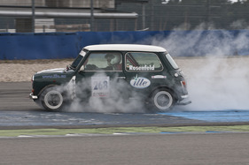 Mini Cooper (1966) - Kampf der Zwerge - Gleichmässigkeitsläufe am Bosch Hockenheim Historic 2012