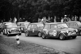 Mini Cooper (1969) - Startaufstellung der Tourenwagen bis 1300 beim Gaisbergrennen 1969