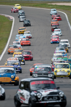 Mini Cooper (1972) - ADAC Eifelrennen 2013 - Kampf der Zwerge