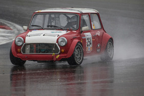 Bild Mini Cooper (2000) - Pechvogel Gregor Nick im Kampf der Zwerge am RGB Saisonfinale auf dem Nürburgring 2017