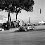 Bild: Mini Cooper S (1964) - Paddy Hopkirk an der Rallye Monte Carlo in der Monegassen-Stadt