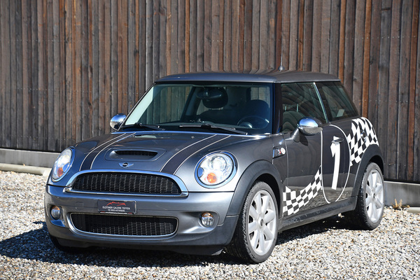 Bild: Mini Cooper S (2009) - als Lot 15 an der Versteigerung der Oldtimer Galerie in Toffen am 28. März 2020