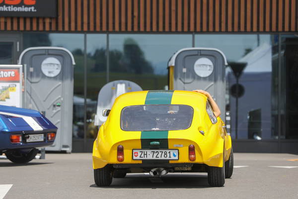 Mini Marcos Mk3 (1967) - bei der Abfahrt - Fantastic Plastic Rickenbach 2023