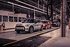 Image: Mini One (2001) - On the production line of its brother from 2021