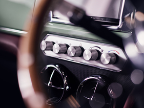 Mini Remastered by David Brown Automotive (2017) - Knöpfe aus dem Vollen geschnitzt