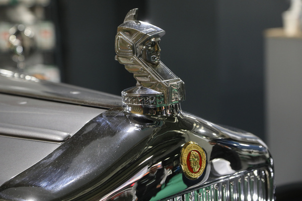 Minvera Kühlerfigur - Rétromobile Paris 2024