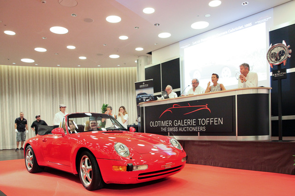 At 70,000 francs, the Porsche 993 Cabriolet from 1995 did not reach the reserve price - Auction of the Classic Car Gallery at the Dolder Grand Hotel 2017