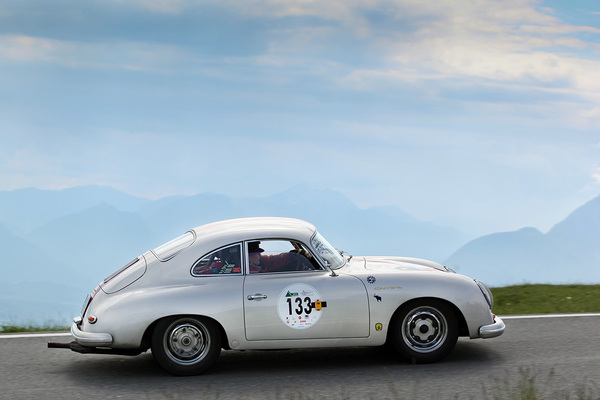 Mit DM 17’700 war der Porsche 356 A 1500 GS Carrera GT 1957/58 die teuerste Möglichkeit, in einen Strassensportwagen aus Zuffenhausen zu steigen. Heute sind dafür EUR 700’000 fällig oder das 15-fache (inflationsbereinigt).