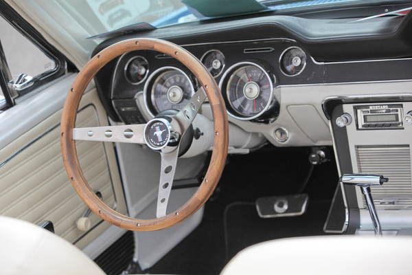 Mit Holzlenkrad - Mustang & Shelby Meeting 2017 in Zug