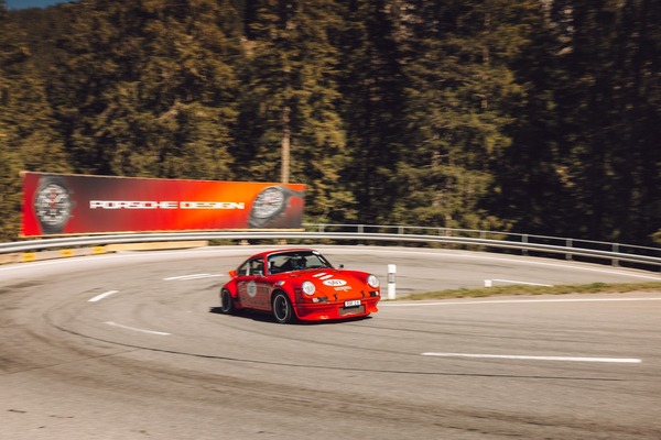 Bild: Mit Rekordzahlen über die Ziellinie: Die 22. Arosa ClassicCar begeistert.