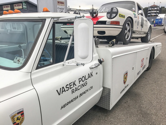 Mit dem passenden Transporter - Porsche Rennsport Reunion 2018