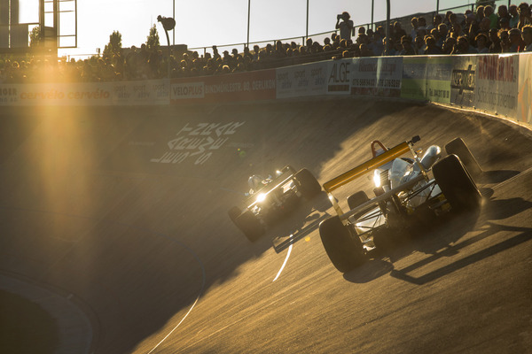 Mit der immer tiefer stehenden Sonne ...