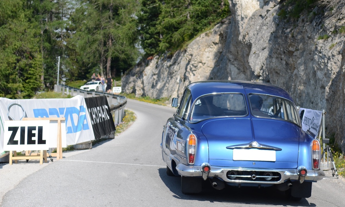 With its offer for young drivers, the classic car insurance company autosan CLASSIC supports the recruitment of new talent in the classic car scene.