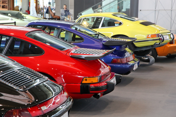 Bild: Mit und ohne Heckflügel- 911-er in allen Varianten - Retro Classics Stuttgart 2017