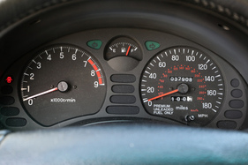 Mitsubishi 3000 GT VR-4 (1996) – Drehzahlmesser bis 9000, Tacho bis 290 km/h (1996)