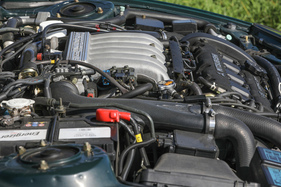 Mitsubishi 3000 GT VR-4 (1996) – Ja, die Motorhaube geht zu. Wenn auch knapp