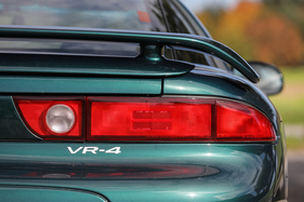 Mitsubishi 3000 GT VR-4 (1996) – in die Schweiz geliefertes US-Modell mit roten Blinkern