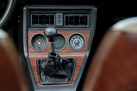 Mitsubishi Celeste 1600 ST (1977) - Zusatzinstrumente in der Mittelkonsole