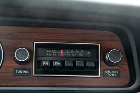 Mitsubishi Celeste 1600 ST (1977) - Zweiwellenradio serienmässig