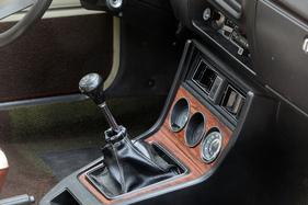 Mitsubishi Celeste 1600 ST (1977) - gut erreichbarer Schalthebel