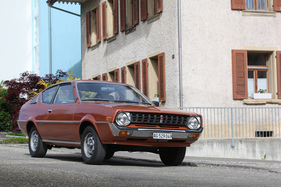 Mitsubishi Celeste 1600 ST (1977) - mit damals populärer Fliessheck-Coupélinie (1977)